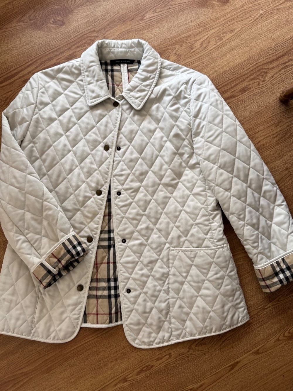 Authentic Burberry quilted coat- signature nova check lined jacket- Size M - Picture 3 of 11